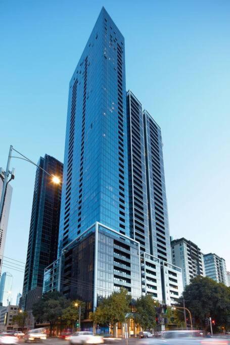 Deluxe 3 Bedroom Apartment In Southbank Мельбурн Экстерьер фото